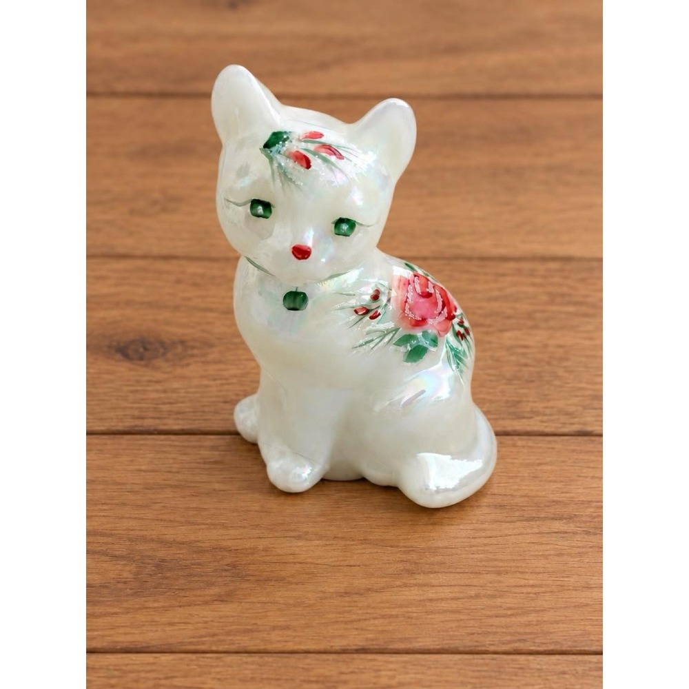 Vtg Fenton Glass Sitting Cat Figurine White Opalescent Iridescent Rose Fredrick